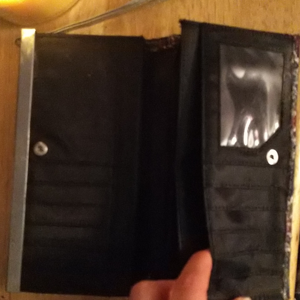 Hinge Wallet - Picture 3 of 4